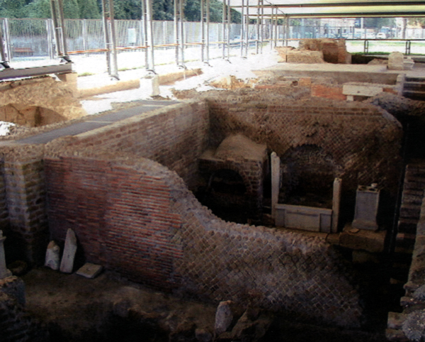 Artigiani e mercanti sulle rive del Tevere. La ricostruzione della vita attraverso il culto della morte